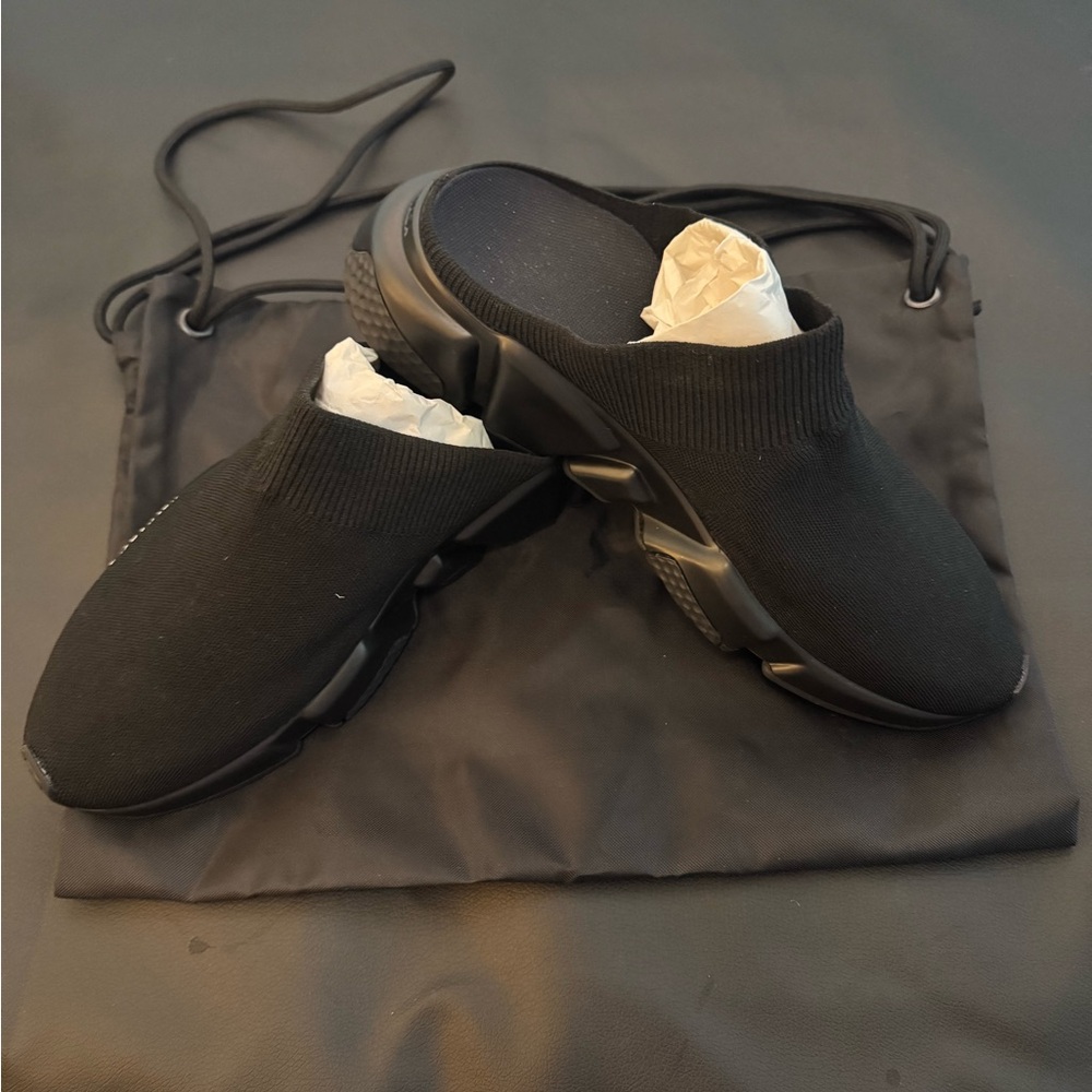 Balenciaga Black Slip-On Knit Shoes - Picture 4 of 7